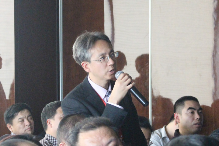 李晓光教授参与纳米刀技术的讨论